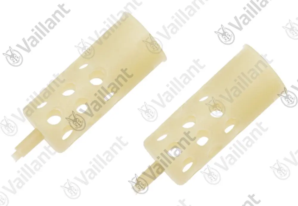 Zwei transparente Verteilerrohre von Vaillant mit Löchern für die Montage, in einer geraden Form, zur Verwendung in Heizsystemen.